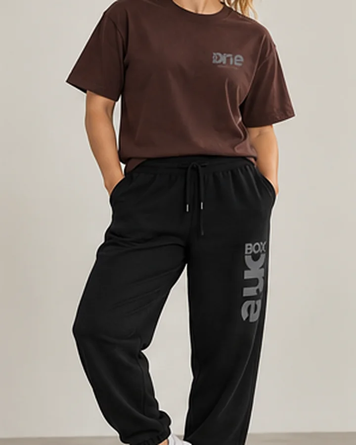 Classic Joggers i kulsort med Box One-logo ned ad benet